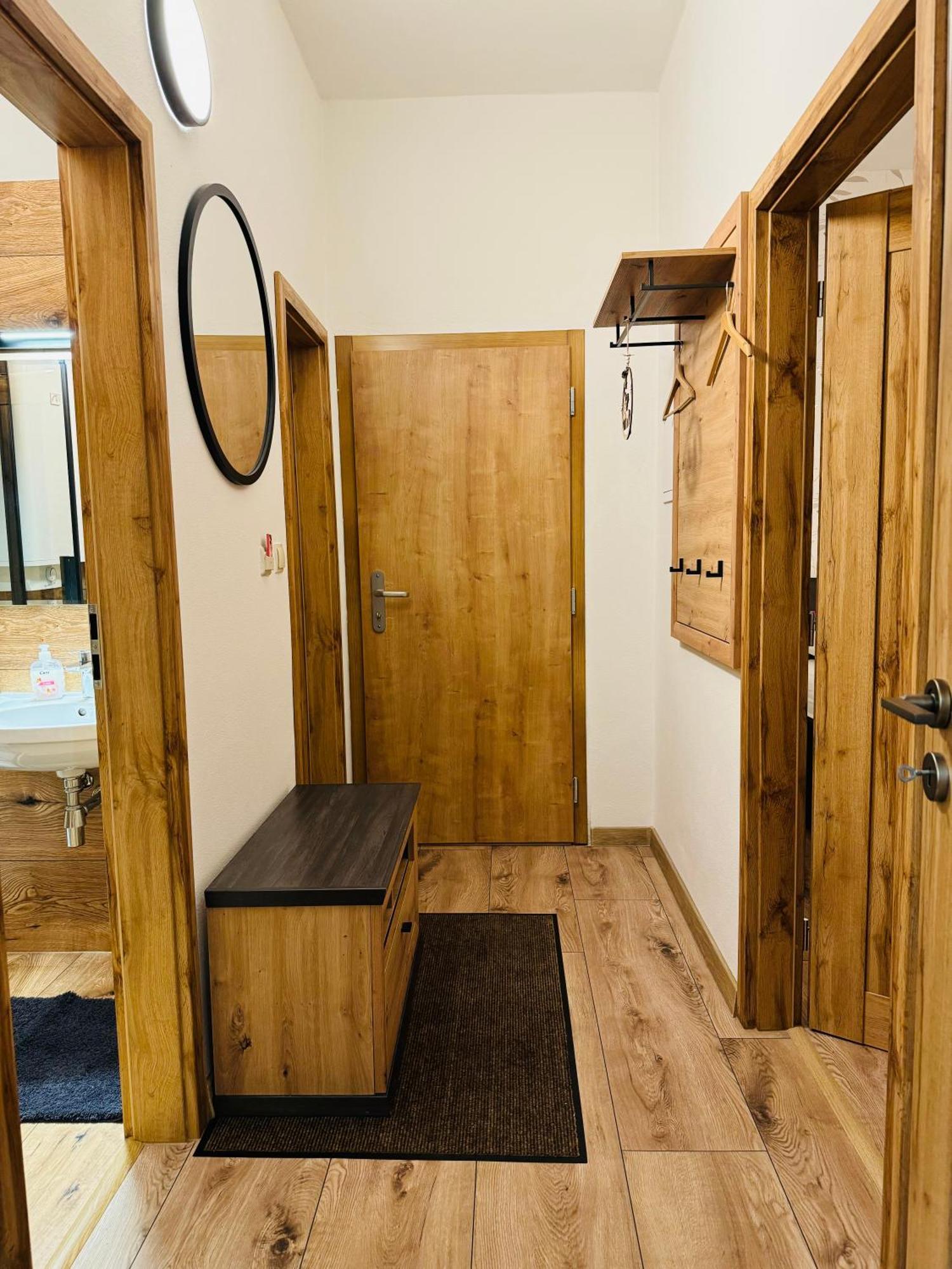 Apartmany Kamzik โดโนวาลี ภายนอก รูปภาพ