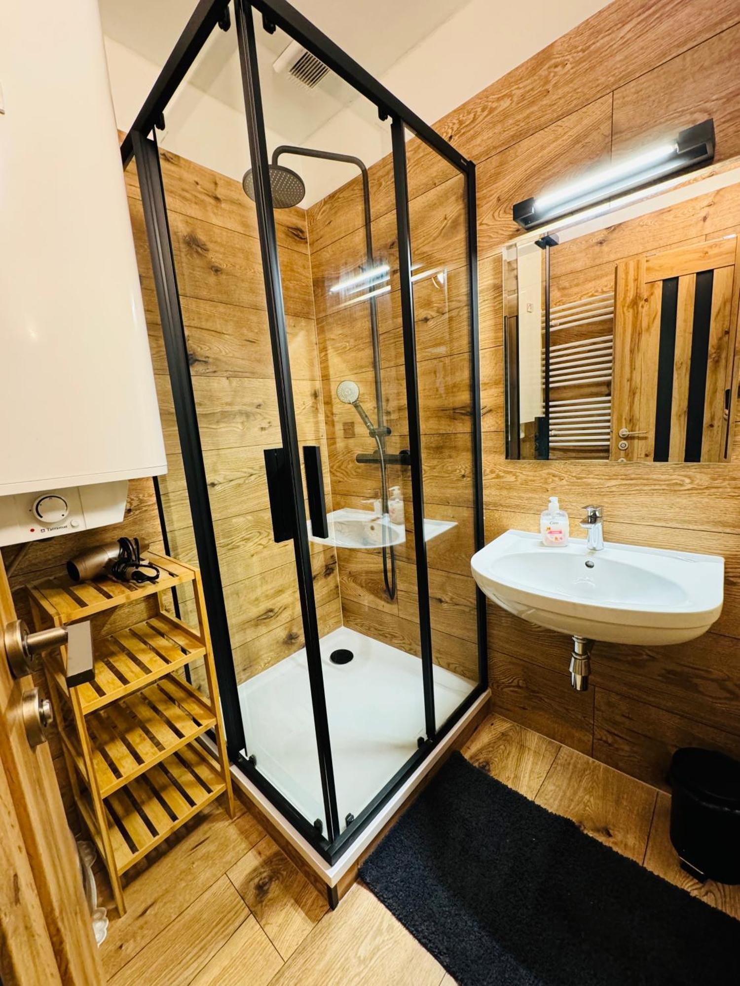 Apartmany Kamzik โดโนวาลี ภายนอก รูปภาพ